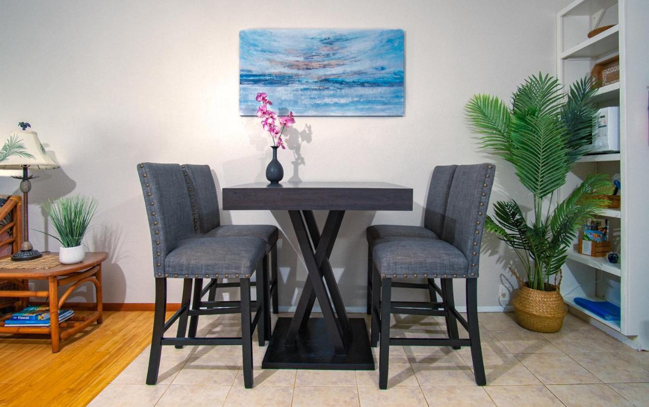 Molokai Island Retreat With Beautiful Ocean Views And Pool - Newly Remodeled! Lägenhet Ualapue Exteriör bild