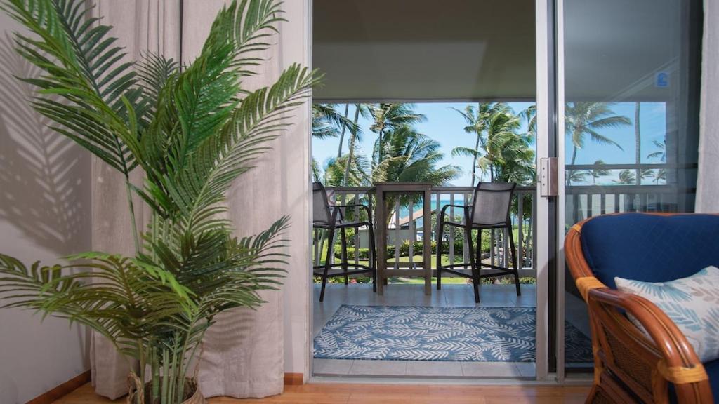Molokai Island Retreat With Beautiful Ocean Views And Pool - Newly Remodeled! Lägenhet Ualapue Exteriör bild