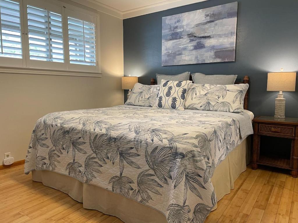 Molokai Island Retreat With Beautiful Ocean Views And Pool - Newly Remodeled! Lägenhet Ualapue Exteriör bild